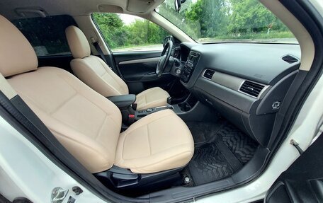Mitsubishi Outlander III рестайлинг 3, 2013 год, 1 500 000 рублей, 27 фотография