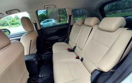 Mitsubishi Outlander III рестайлинг 3, 2013 год, 1 500 000 рублей, 32 фотография
