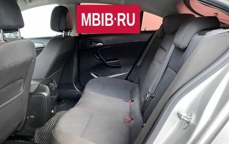 Opel Insignia II рестайлинг, 2011 год, 800 000 рублей, 14 фотография
