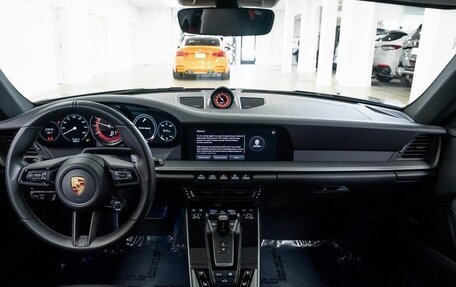 Porsche 911, 2022 год, 14 800 000 рублей, 9 фотография