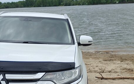 Mitsubishi Outlander III рестайлинг 3, 2017 год, 2 100 000 рублей, 9 фотография