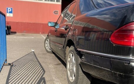 Mercedes-Benz E-Класс, 1995 год, 290 000 рублей, 5 фотография