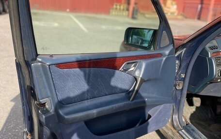 Mercedes-Benz E-Класс, 1995 год, 290 000 рублей, 9 фотография