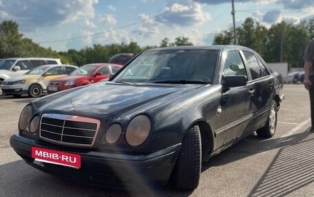 Mercedes-Benz E-Класс, 1995 год, 290 000 рублей, 6 фотография