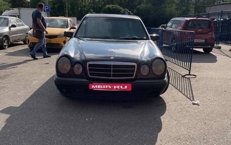 Mercedes-Benz E-Класс, 1995 год, 290 000 рублей, 2 фотография