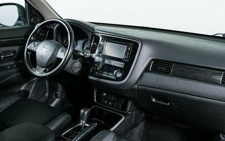 Mitsubishi Outlander III рестайлинг 3, 2017 год, 1 790 000 рублей, 7 фотография