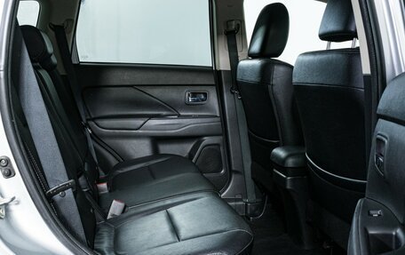 Mitsubishi Outlander III рестайлинг 3, 2017 год, 1 790 000 рублей, 9 фотография