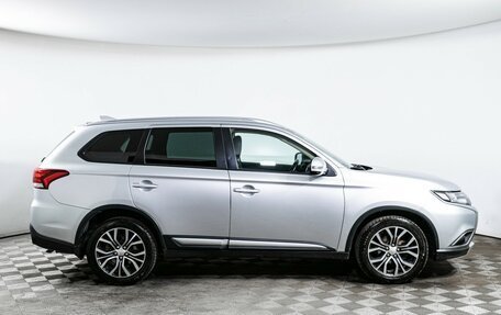 Mitsubishi Outlander III рестайлинг 3, 2017 год, 1 790 000 рублей, 4 фотография
