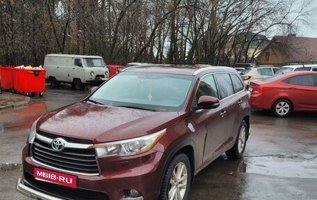 Toyota Highlander III, 2014 год, 3 050 000 рублей, 1 фотография