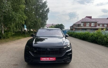 Volkswagen Touareg III, 2018 год, 5 600 000 рублей, 1 фотография