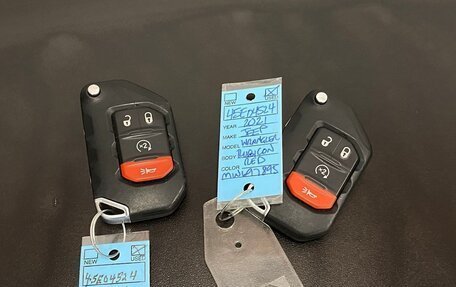 Jeep Wrangler, 2021 год, 4 890 000 рублей, 29 фотография