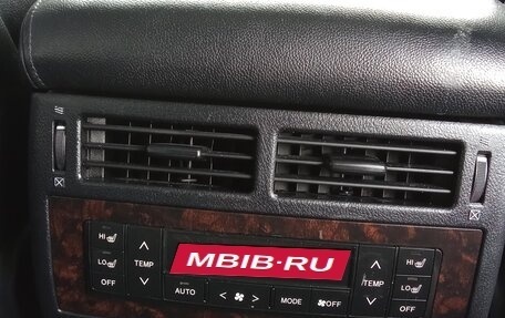 Toyota Land Cruiser 200, 2011 год, 2 980 000 рублей, 8 фотография