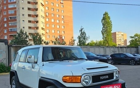 Toyota FJ Cruiser, 2022 год, 5 500 000 рублей, 3 фотография