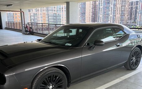 Dodge Challenger III рестайлинг 2, 2019 год, 3 400 000 рублей, 2 фотография