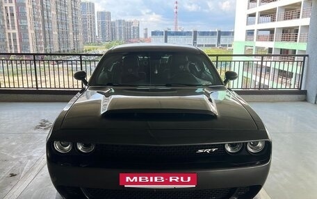 Dodge Challenger III рестайлинг 2, 2019 год, 3 400 000 рублей, 3 фотография