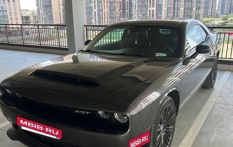 Dodge Challenger III рестайлинг 2, 2019 год, 3 400 000 рублей, 6 фотография