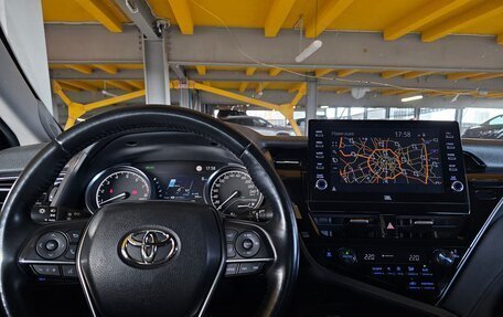 Toyota Camry, 2021 год, 3 900 000 рублей, 4 фотография
