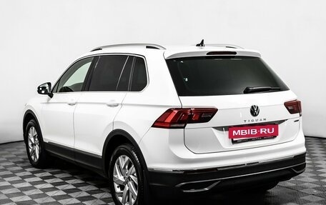 Volkswagen Tiguan II, 2021 год, 3 198 000 рублей, 7 фотография