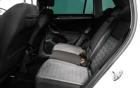 Volkswagen Tiguan II, 2021 год, 3 198 000 рублей, 12 фотография