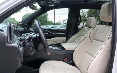 Cadillac Escalade V, 2022 год, 8 100 000 рублей, 12 фотография