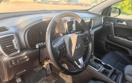 KIA Sportage IV рестайлинг, 2018 год, 1 600 000 рублей, 2 фотография