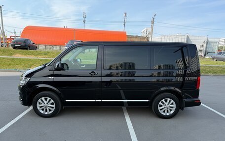 Volkswagen Caravelle T6 рестайлинг, 2017 год, 3 030 000 рублей, 2 фотография