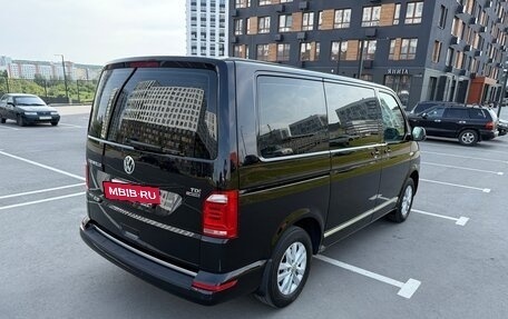 Volkswagen Caravelle T6 рестайлинг, 2017 год, 3 030 000 рублей, 5 фотография