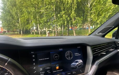 Volkswagen Touareg III, 2018 год, 5 600 000 рублей, 19 фотография