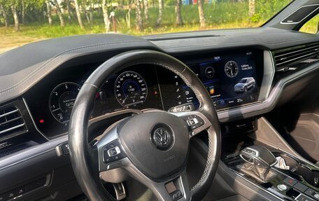 Volkswagen Touareg III, 2018 год, 5 600 000 рублей, 14 фотография