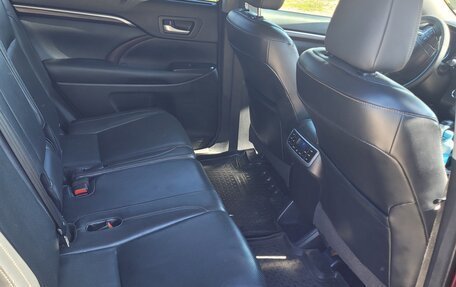 Toyota Highlander III, 2014 год, 3 050 000 рублей, 14 фотография