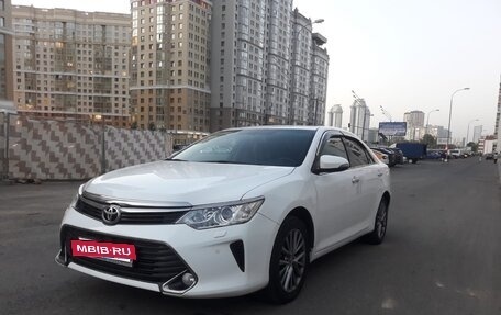 Toyota Camry, 2017 год, 1 850 000 рублей, 2 фотография
