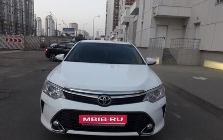 Toyota Camry, 2017 год, 1 850 000 рублей, 10 фотография