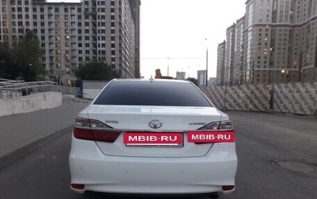 Toyota Camry, 2017 год, 1 850 000 рублей, 5 фотография