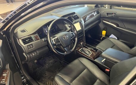 Toyota Camry, 2017 год, 2 650 000 рублей, 5 фотография