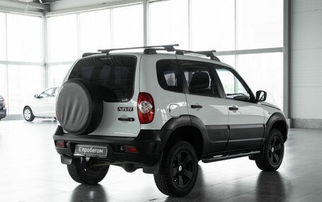 Chevrolet Niva I рестайлинг, 2017 год, 695 000 рублей, 2 фотография