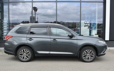 Mitsubishi Outlander III рестайлинг 3, 2018 год, 2 207 000 рублей, 4 фотография