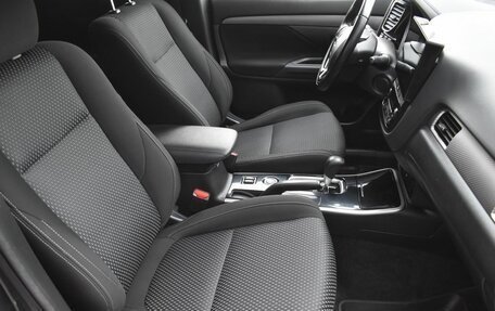 Mitsubishi Outlander III рестайлинг 3, 2018 год, 2 207 000 рублей, 10 фотография
