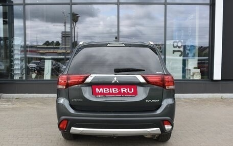 Mitsubishi Outlander III рестайлинг 3, 2018 год, 2 207 000 рублей, 6 фотография
