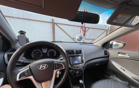 Hyundai Solaris II рестайлинг, 2011 год, 730 000 рублей, 10 фотография