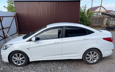 Hyundai Solaris II рестайлинг, 2011 год, 730 000 рублей, 12 фотография