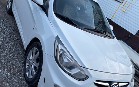 Hyundai Solaris II рестайлинг, 2011 год, 730 000 рублей, 15 фотография