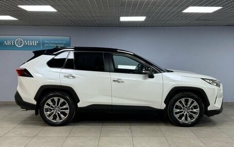 Toyota RAV4, 2019 год, 3 032 000 рублей, 8 фотография