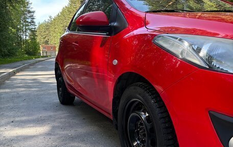 Mazda 2 III, 2010 год, 890 000 рублей, 2 фотография