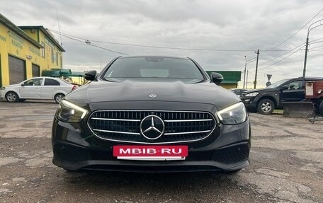 Mercedes-Benz E-Класс, 2021 год, 4 400 000 рублей, 3 фотография