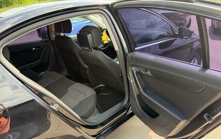 Volkswagen Passat B7, 2011 год, 975 000 рублей, 13 фотография