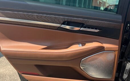 Genesis G90 I рестайлинг, 2020 год, 21 фотография