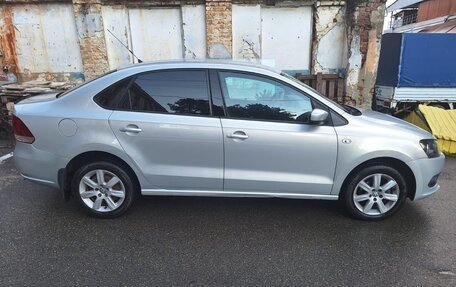Volkswagen Polo VI (EU Market), 2010 год, 800 000 рублей, 2 фотография