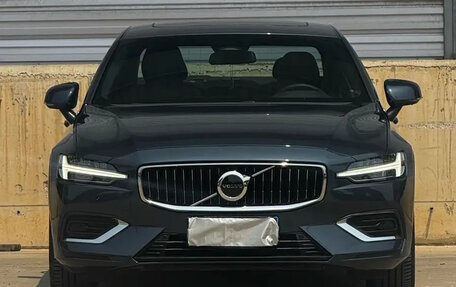 Volvo S60 III, 2022 год, 2 405 000 рублей, 2 фотография