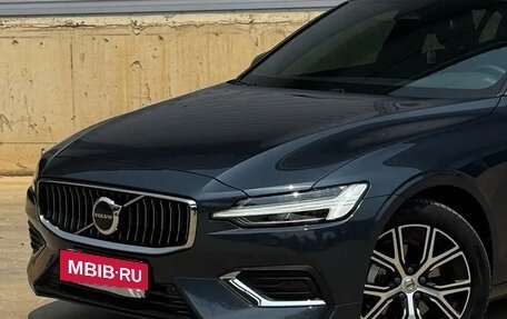 Volvo S60 III, 2022 год, 2 405 000 рублей, 3 фотография