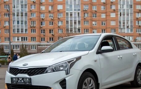 KIA Rio IV, 2021 год, 1 220 000 рублей, 2 фотография